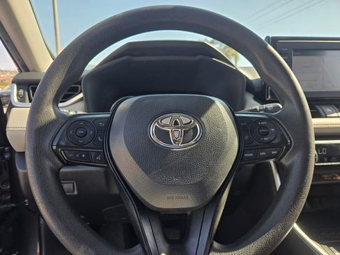 Used 2020 Toyota RAV4 XLE w/ Carpet Mat Package FWD image 20