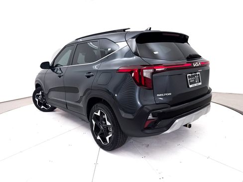 Certified 2025 Kia Seltos EX w/ EX Sunroof Package AWD/4WD image 2