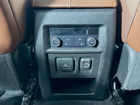 Used 2021 Chevrolet Traverse High Country w/ LPO, Floor Liner Package AWD/4WD image 24