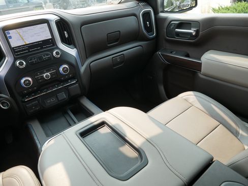 Used 2019 GMC Sierra 1500 SLT w/ SLT Premium Plus Package AWD/4WD image 11