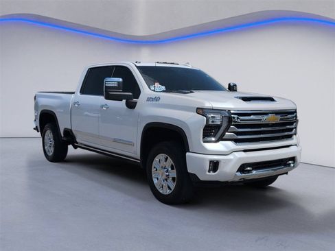 Used 2024 Chevrolet Silverado 2500 High Country w/ High Country Premium Package AWD/4WD image 10