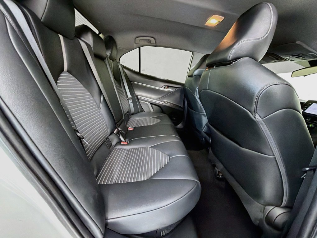 Used 2021 Toyota Camry SE FWD image 27