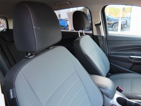 Used 2016 Ford Escape SE image 27