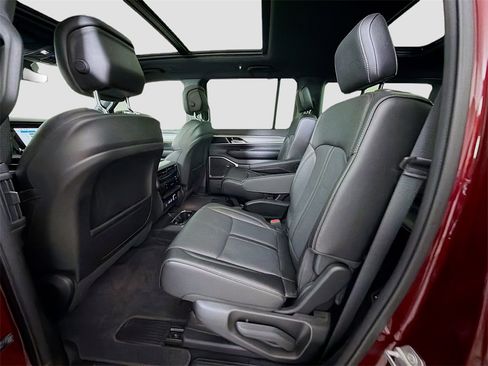 Used 2023 Jeep Wagoneer Series II w/ Convenience Group I image 25