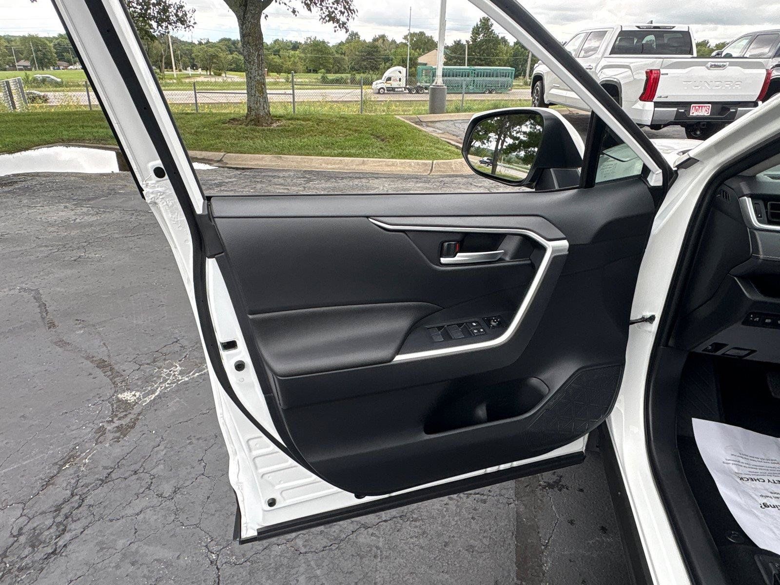 Used 2025 Toyota RAV4 XLE w/ Convenience Package AWD/4WD image 19