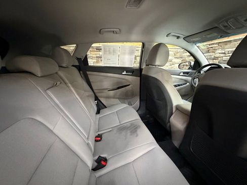 Used 2020 Hyundai Tucson SE w/ Winter Weather Package image 28