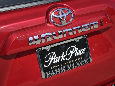 Used 2024 Toyota 4Runner SR5 AWD/4WD image 41