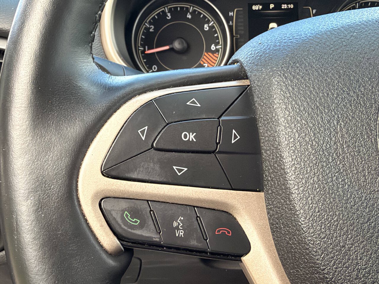 Used 2014 Jeep Cherokee Latitude w/ Cold Weather Group AWD/4WD image 12