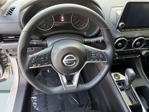 Used 2022 Nissan Sentra SV FWD image 21