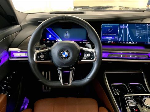 Certified 2023 BMW 760i xDrive image 5