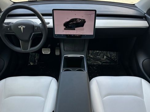 Used 2022 Tesla Model Y Performance AWD/4WD image 13