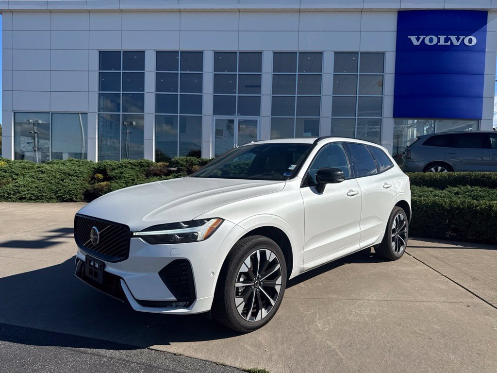 Used 2026 Volvo XC60 B5 Plus AWD/4WD image 25