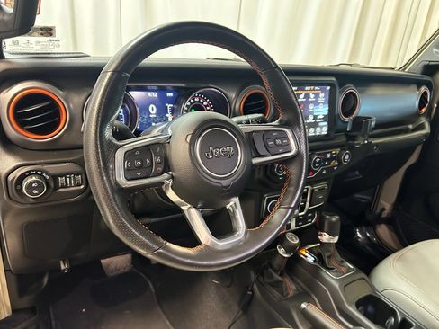 Used 2022 Jeep Gladiator Mojave w/ Dual Top Group AWD/4WD image 2