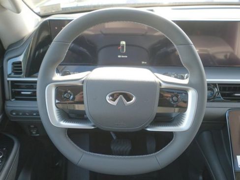 New 2025 INFINITI QX80 Luxe image 18