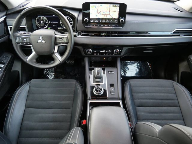 Used 2024 Mitsubishi Outlander SE AWD/4WD image 13