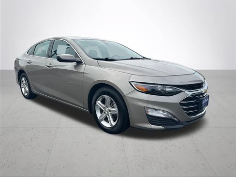 Used 2022 Chevrolet Malibu LT FWD image 5