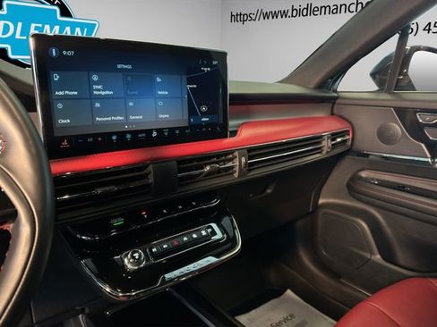 Used 2025 Lincoln Corsair Reserve image 21