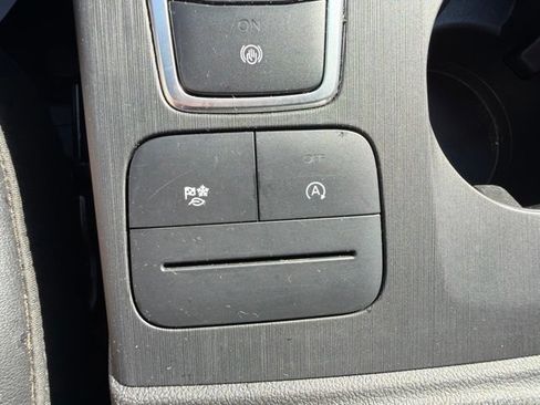 Used 2025 Ford Escape ST-Line Select AWD/4WD image 37