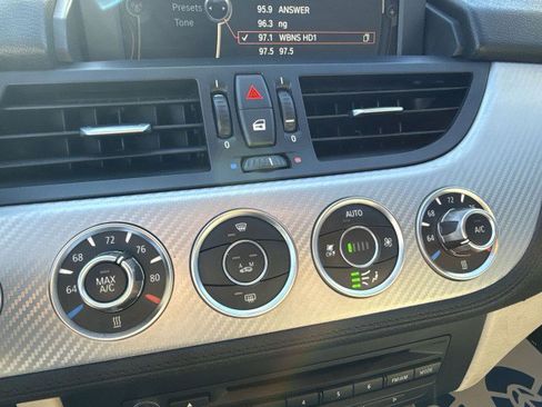 Used 2013 BMW Z4 sDrive35i image 16