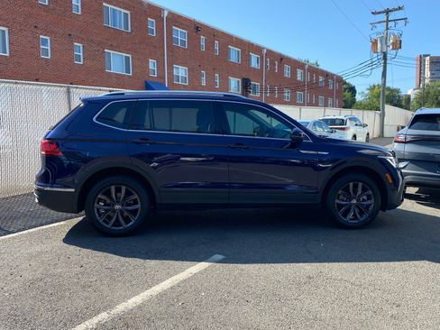 Certified 2023 Volkswagen Tiguan SE AWD/4WD image 2