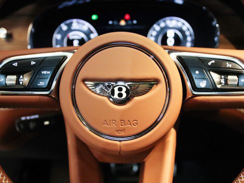 New 2025 Bentley Bentayga image 25