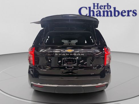 Used 2021 Chevrolet Suburban LT image 7