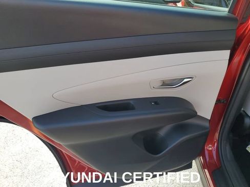 Certified 2025 Hyundai Tucson SE FWD image 26