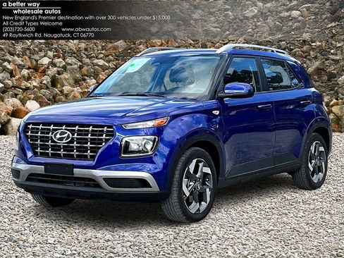 Used 2025 Hyundai Venue SEL image 1