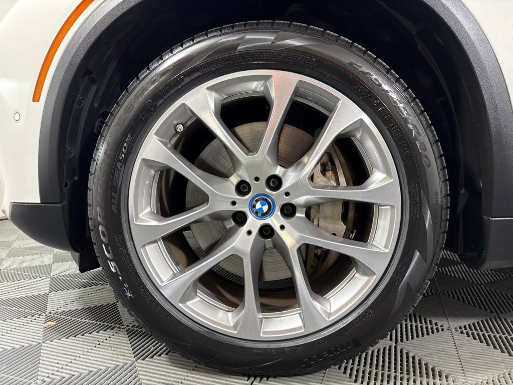 Certified 2024 BMW X5 xDrive50e w/ Climate Comfort Package AWD/4WD image 8