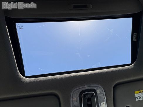 Used 2025 Hyundai Elantra SEL FWD image 33