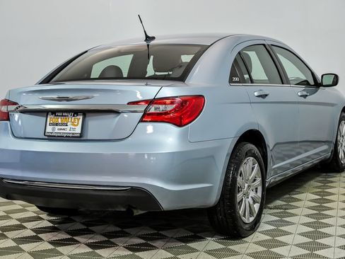 Used 2013 Chrysler 200 Touring FWD image 8
