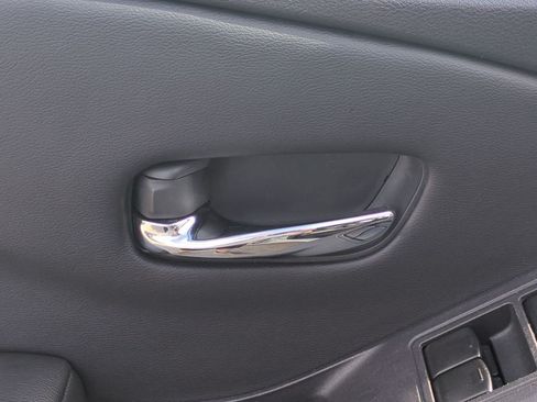 Certified 2025 Nissan Frontier SV RWD image 14