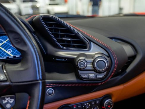 Used 2018 Ferrari 488 Spider RWD image 66