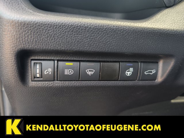 Used 2021 Toyota RAV4 XLE w/ Convenience Package AWD/4WD image 19