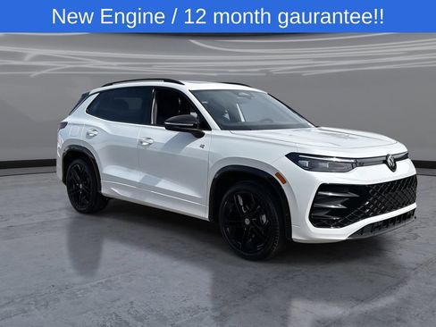 New 2026 Volkswagen Tiguan SE R-Line FWD image 2