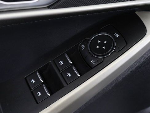 Used 2020 Ford Explorer XLT w/ Comfort Package image 41