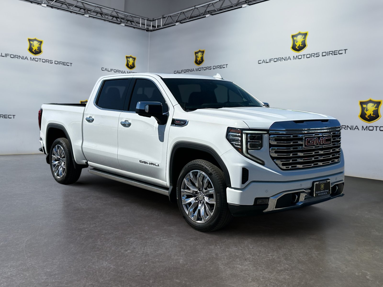 Used 2024 GMC Sierra 1500 Denali w/ Denali Reserve Package AWD/4WD image 7