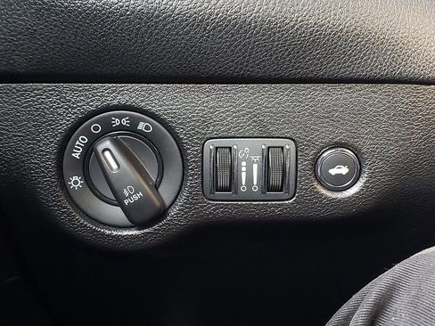 Used 2022 Dodge Challenger GT image 25