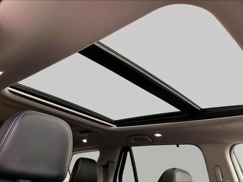 Certified 2025 Honda Pilot Touring image 26
