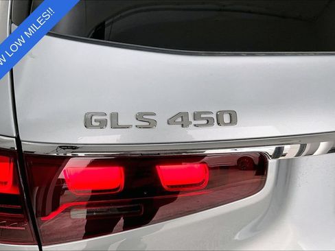 Used 2025 Mercedes-Benz GLS 450 4MATIC image 43