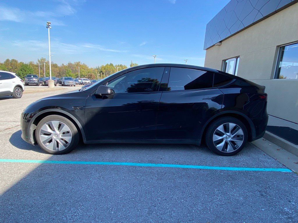 Used 2022 Tesla Model Y Long Range AWD/4WD image 4