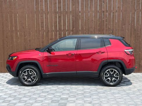 Used 2024 Jeep Compass Trailhawk w/ Sun and Sound Group AWD/4WD image 15