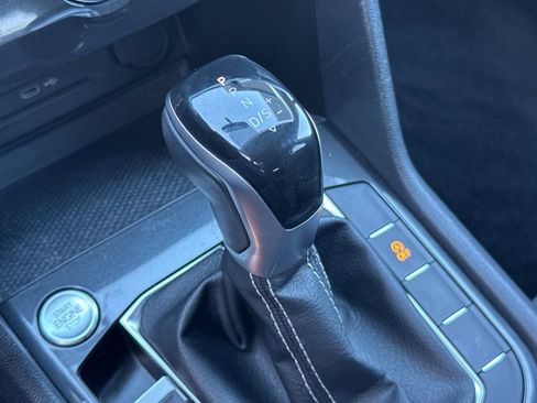 Used 2022 Volkswagen Tiguan S image 22