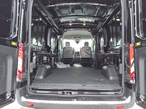 New 2026 Ford Transit 250 148 Medium Roof Extended AWD image 33