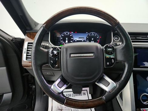 Used 2020 Land Rover Range Rover HSE image 18