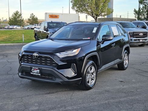 Used 2022 Toyota RAV4 XLE AWD/4WD image 10