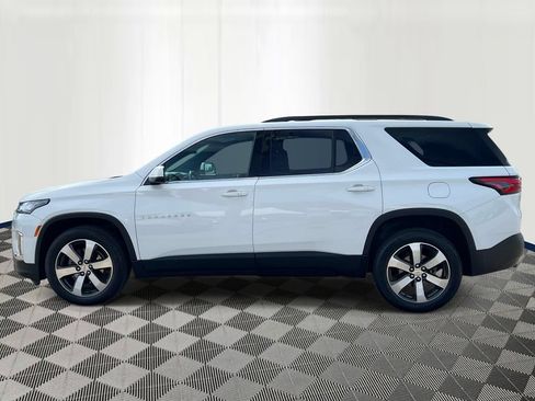 Used 2023 Chevrolet Traverse LT w/ LT Premium Package AWD/4WD image 2
