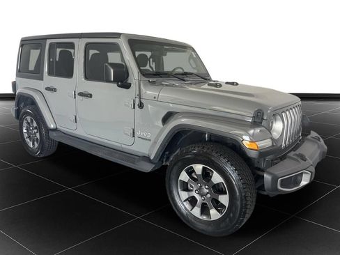 Used 2018 Jeep Wrangler Unlimited Sahara AWD/4WD image 7
