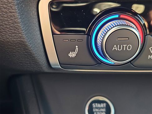 New 2025 Audi Q3 2.0T Premium image 12