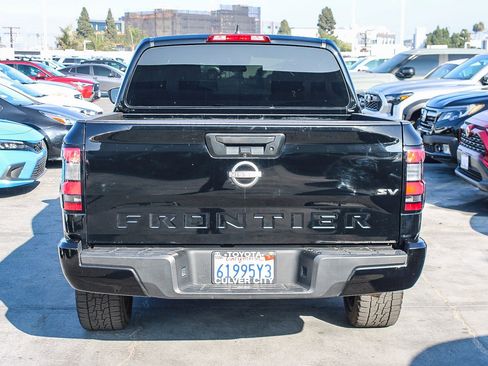 Used 2024 Nissan Frontier SV image 8